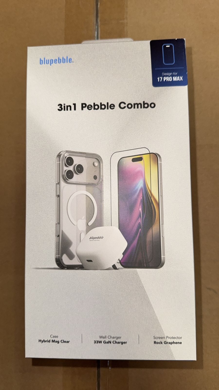 حزمة Blupebble لهاتف iPhone 17 Pro Max (محول USB-C بقوة 30 واط + واقي شاشة زجاجي + غطاء شفاف)