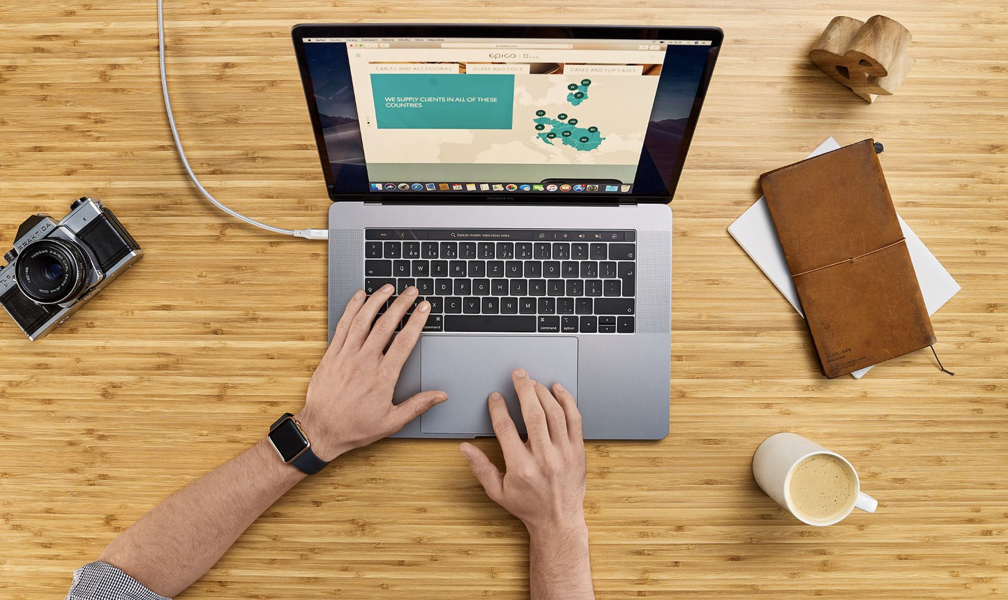 كابل USB-C مضفر iSTYLE بطول 1.8 متر، رمادي فضائي